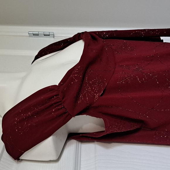 Suzy Shier Sparkly Red Top - Picture 4 of 7